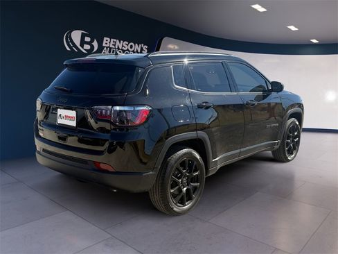 New 2026 Jeep Compass Latitude image 5