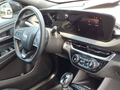 Used 2024 Buick Envista Sport Touring w/ Convenience I Package FWD image 12
