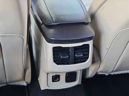 Used 2016 Ford Fusion SE w/ Equipment Group 202A FWD image 16