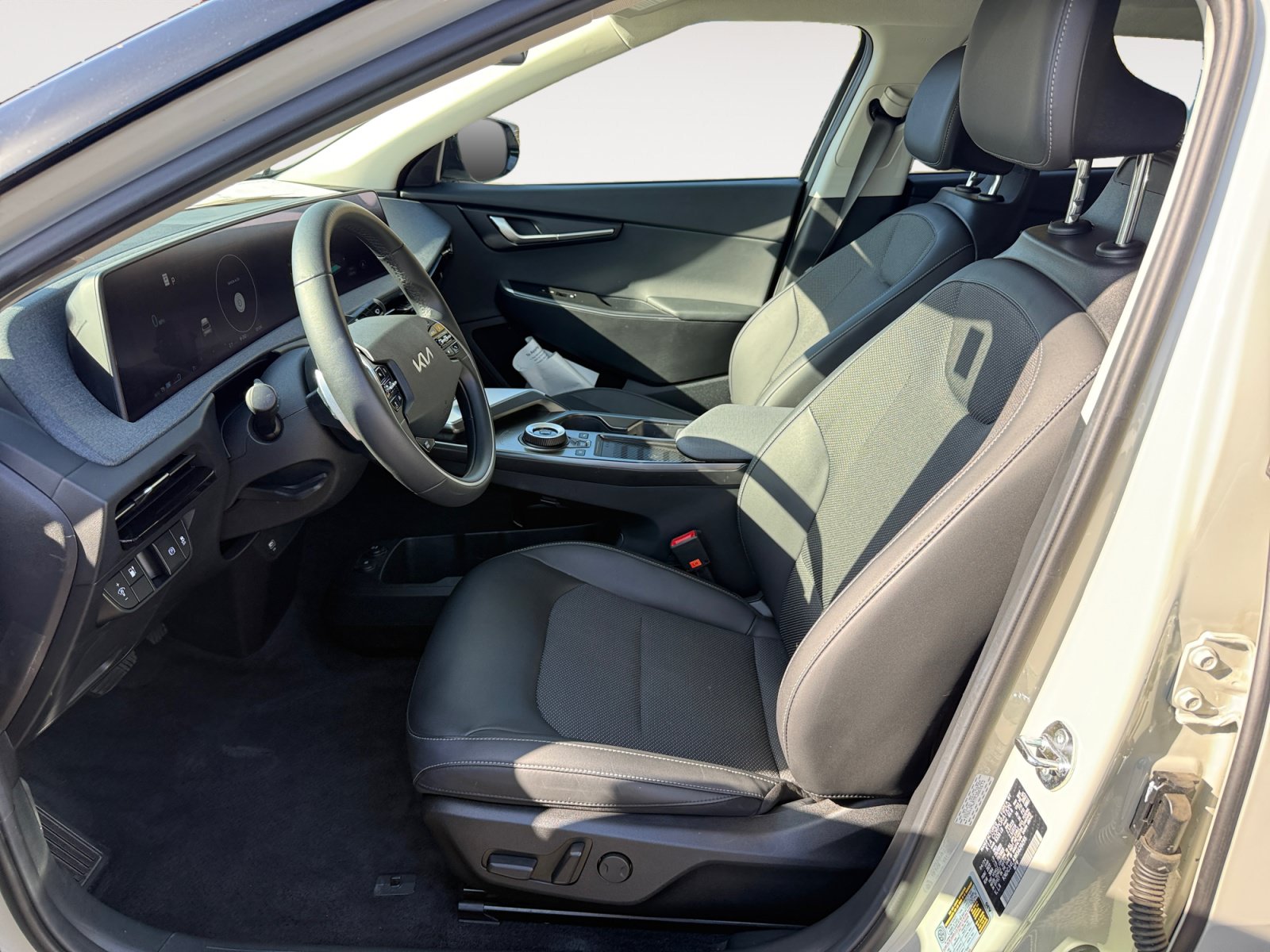 Used 2024 Kia EV6 Light RWD image 10