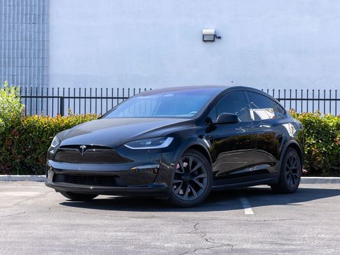 Used 2024 Tesla Model X image 2