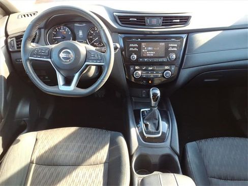 Used 2017 Nissan Rogue SV image 8