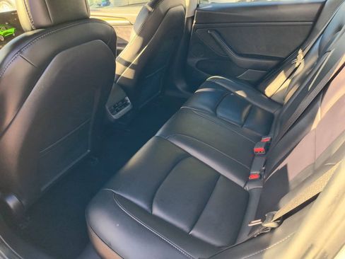 Used 2022 Tesla Model 3 Long Range AWD/4WD image 35