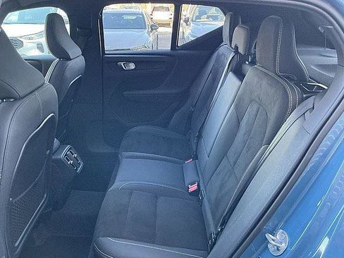 Certified 2025 Volvo XC40 B5 Plus AWD/4WD image 14