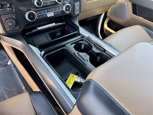 Used 2023 Ford F250 Lariat w/ Chrome Package image 40