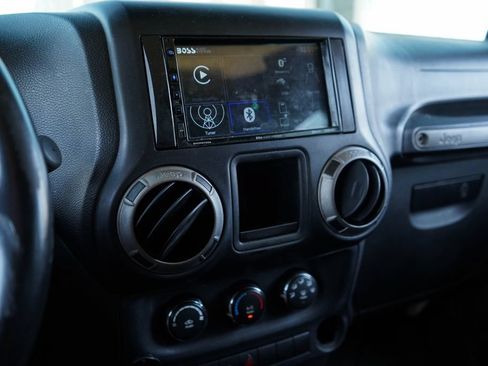 Used 2014 Jeep Wrangler Unlimited Sport AWD/4WD image 8