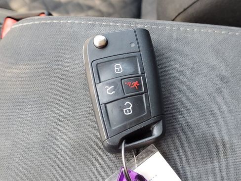 Used 2020 Volkswagen Tiguan S FWD image 27