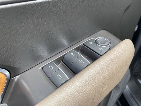 Used 2025 GMC Canyon Denali AWD/4WD image 25