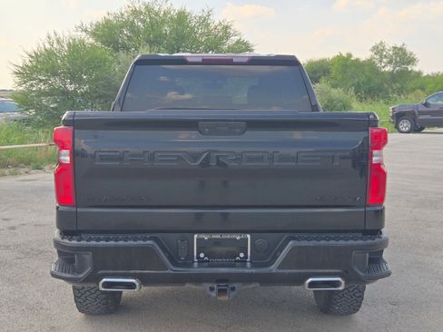 Used 2021 Chevrolet Silverado 1500 Custom Trail Boss w/ LPO, Dark Essentials Package AWD/4WD image 4