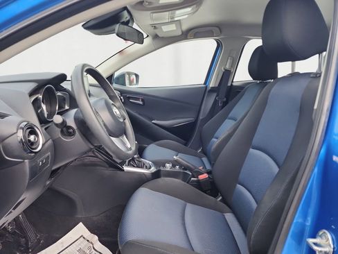 Used 2017 Toyota Yaris iA image 9