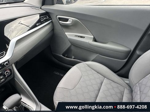 Certified 2020 Kia Niro LX image 29