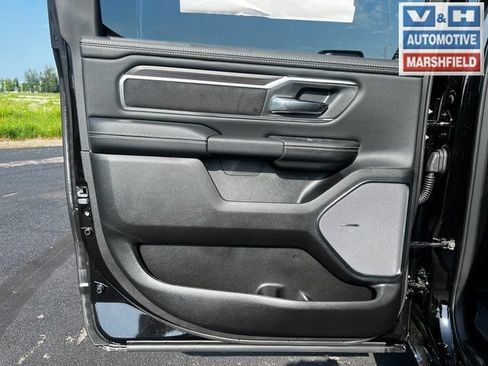 Used 2025 RAM 1500 Laramie AWD/4WD image 16
