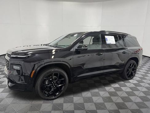 Used 2024 Chevrolet Traverse RS w/ LPO, Floor Liner Package AWD/4WD image 4