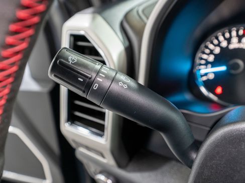 Used 2019 Ford F150 Lariat image 33