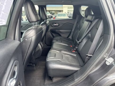 Used 2023 Jeep Cherokee Altitude Lux image 24