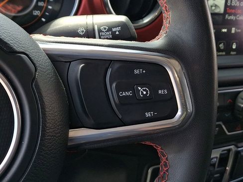 Used 2023 Jeep Gladiator Rubicon w/ Cold Weather Group AWD/4WD image 23