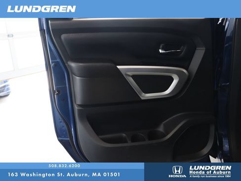 Used 2019 Nissan Titan SV AWD/4WD image 12