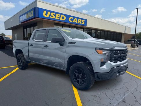 Used 2024 Chevrolet Silverado 1500 Custom Trail Boss w/ Dark Appearance Package image 4