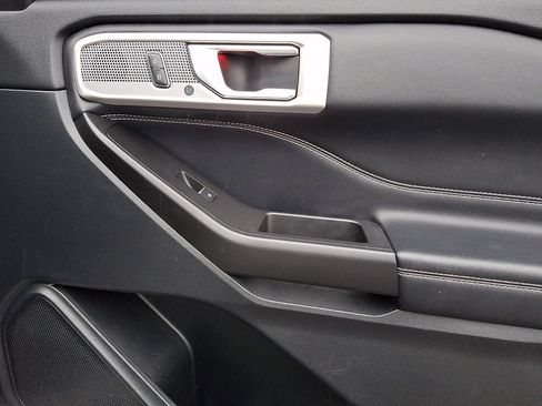 Used 2020 Ford Explorer ST w/ ST Street Pack image 10