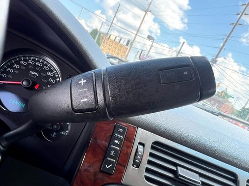 Used 2012 Chevrolet Avalanche LT image 15