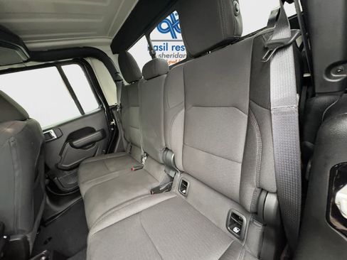 Used 2023 Jeep Gladiator Sport AWD/4WD image 16
