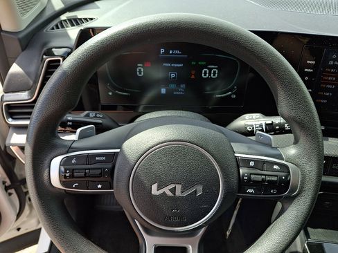 Certified 2023 Kia Sportage LX AWD/4WD image 19