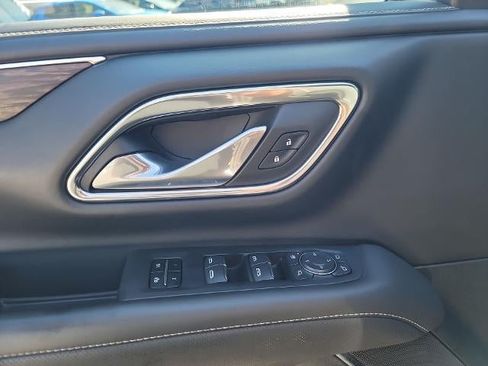 Used 2024 Chevrolet Suburban Premier RWD image 22