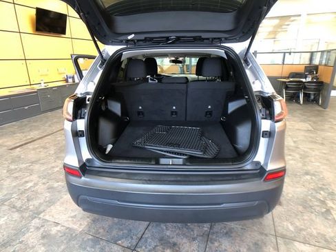Used 2020 Jeep Cherokee Latitude w/ Cold Weather Group AWD/4WD image 20