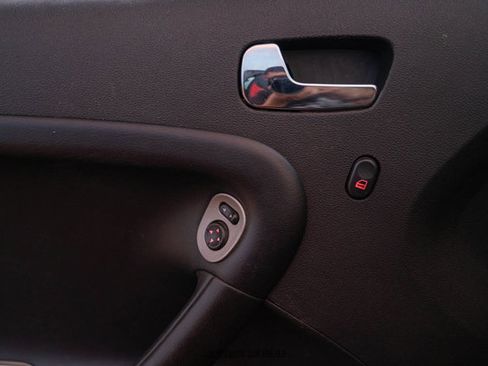 Used 2009 Pontiac Solstice Coupe RWD image 38