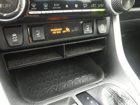 Used 2020 Toyota RAV4 XLE w/ Convenience Package AWD/4WD image 32