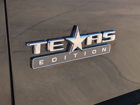 Used 2025 Chevrolet Tahoe LT w/ Comfort Package image 6