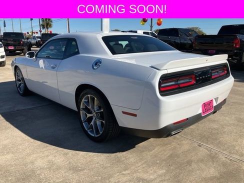 Used 2022 Dodge Challenger GT image 6