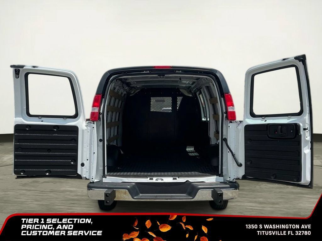 Used 2025 GMC Savana 2500 w/ Driver Convenience Package RWD image 7