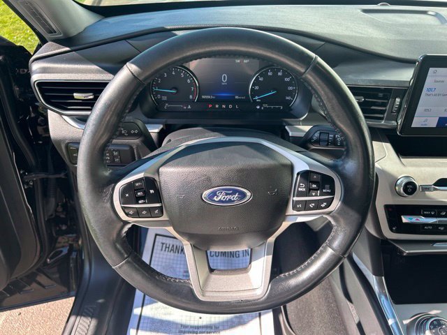Used 2023 Ford Explorer XLT w/ Equipment Group 202A AWD/4WD image 16