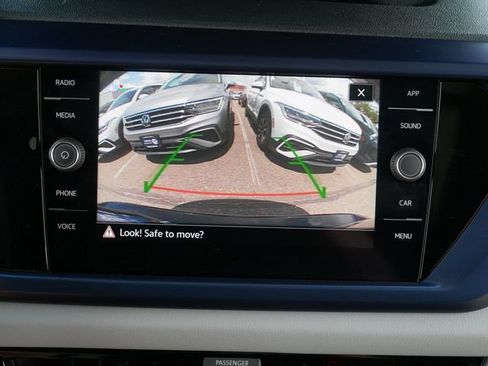 Certified 2022 Volkswagen Taos SE FWD image 29