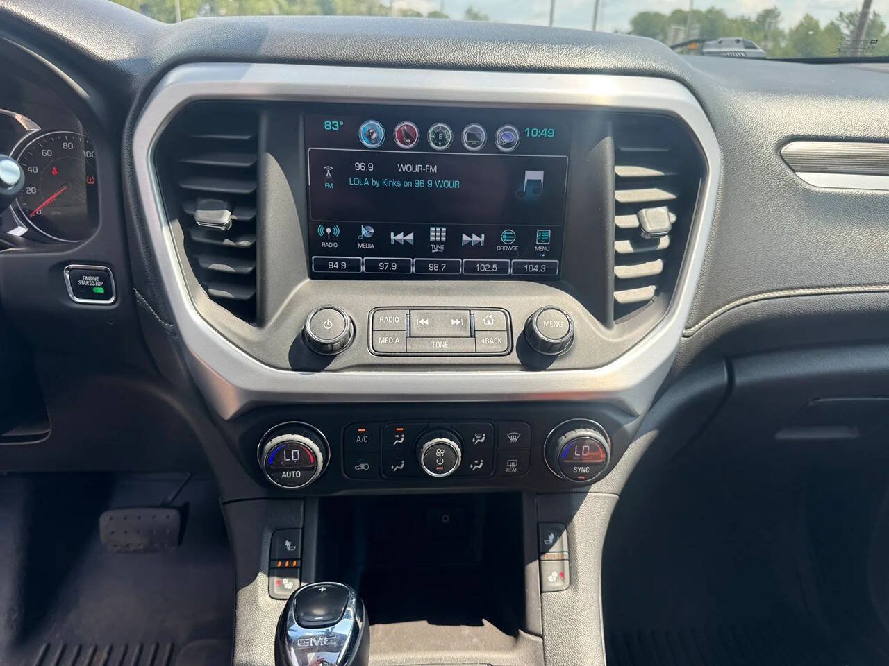 Used 2018 GMC Acadia SLT AWD/4WD image 9