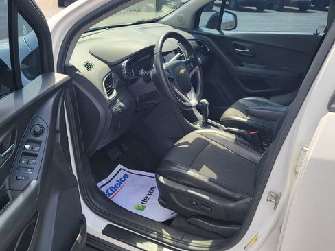 Used 2018 Chevrolet Trax LT w/ Redline Edition FWD image 18
