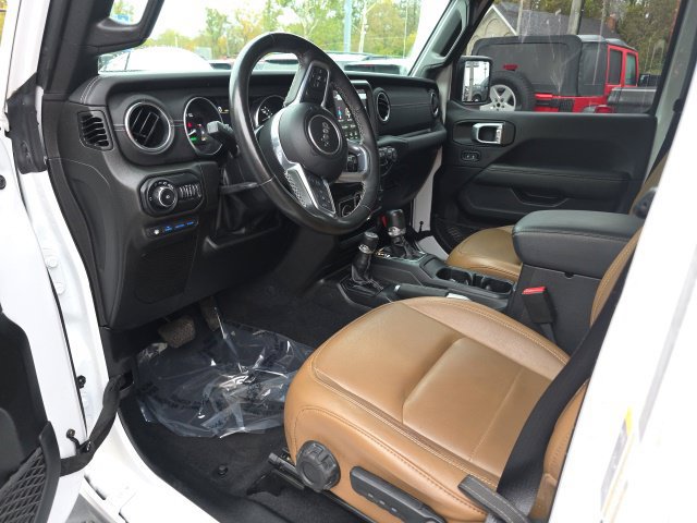 Used 2022 Jeep Wrangler Unlimited Sahara w/ Cold Weather Group AWD/4WD image 2