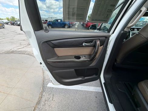 Used 2015 GMC Acadia SLT FWD image 18