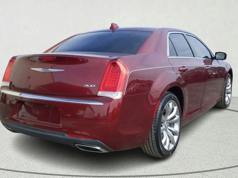 Used 2019 Chrysler 300 Touring L w/ Quick Order Package 22F image 6