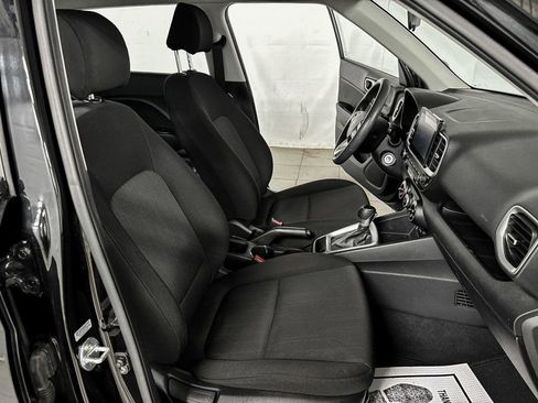 Used 2020 Hyundai Venue SE image 11