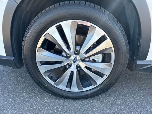 Used 2022 Subaru Ascent Touring image 6