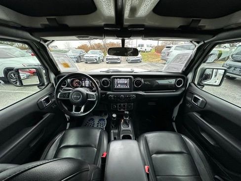 Used 2020 Jeep Wrangler Unlimited Sahara image 12
