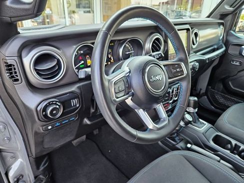 Used 2023 Jeep Wrangler Unlimited Rubicon 4xe w/ Cold Weather Group AWD/4WD image 21