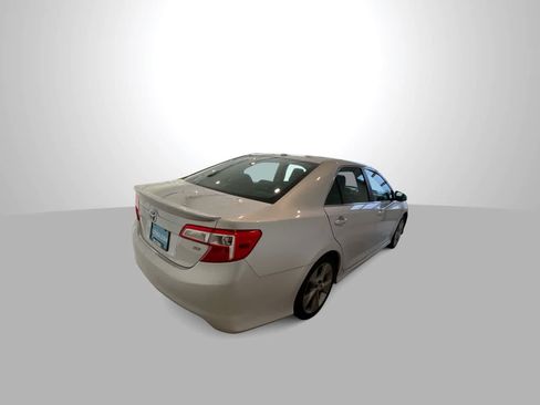Used 2012 Toyota Camry SE FWD image 8