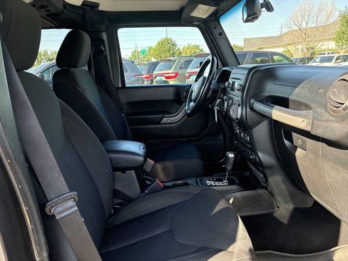 Used 2018 Jeep Wrangler Unlimited Sport S AWD/4WD image 23