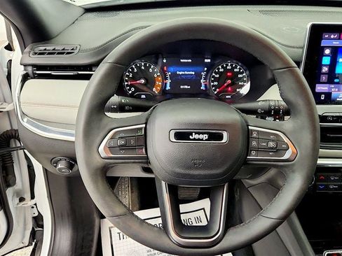Used 2023 Jeep Compass Limited AWD/4WD image 13