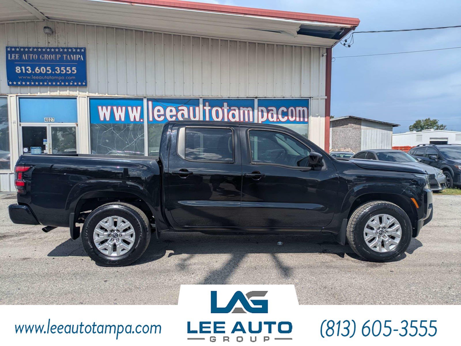 Used 2022 Nissan Frontier SV w/ Technology Package AWD/4WD image 2