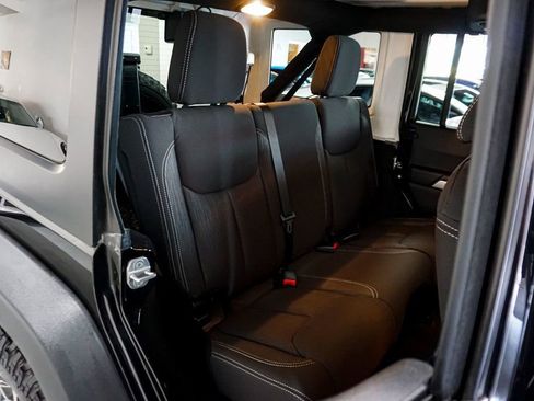 Used 2013 Jeep Wrangler Unlimited Rubicon w/ Connectivity Group AWD/4WD image 69