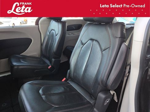 Used 2017 Chrysler Pacifica Touring-L Plus image 28